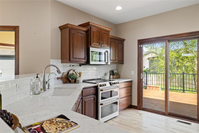 811 NW Boulder Point Place, Ankeny, IA 50023