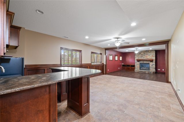 811 NW Boulder Point Place, Ankeny, IA 50023
