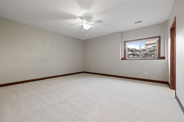811 NW Boulder Point Place, Ankeny, IA 50023