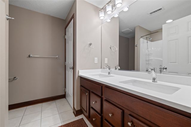 811 NW Boulder Point Place, Ankeny, IA 50023