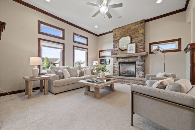811 NW Boulder Point Place, Ankeny, IA 50023