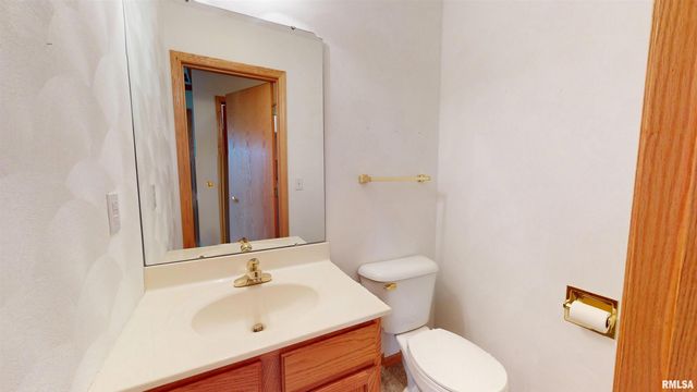 2 ROYAL Court, Washington, IL 61571