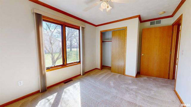 2 ROYAL Court, Washington, IL 61571