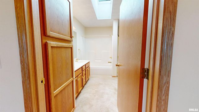 2 ROYAL Court, Washington, IL 61571