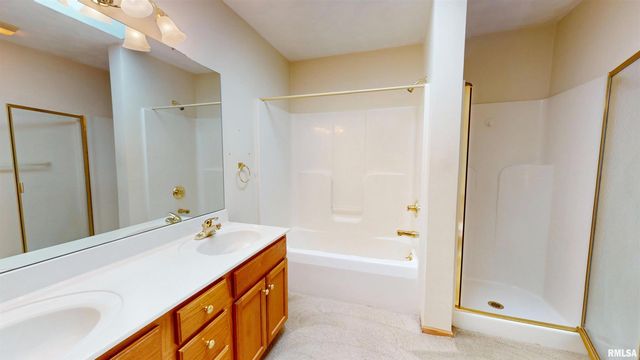 2 ROYAL Court, Washington, IL 61571