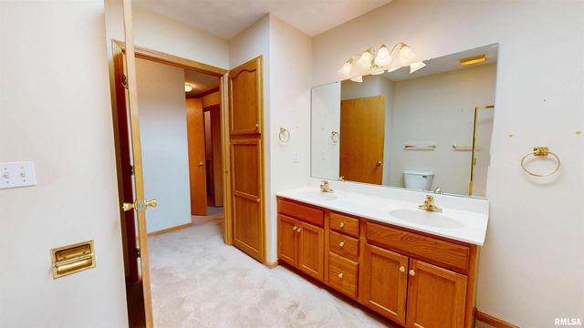 2 ROYAL Court, Washington, IL 61571