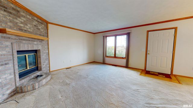 2 ROYAL Court, Washington, IL 61571