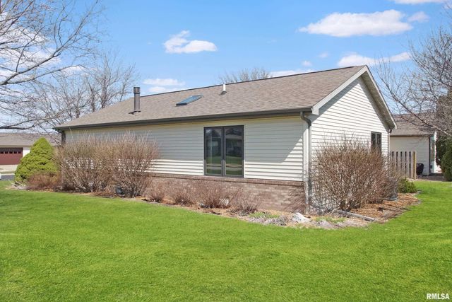 2 ROYAL Court, Washington, IL 61571