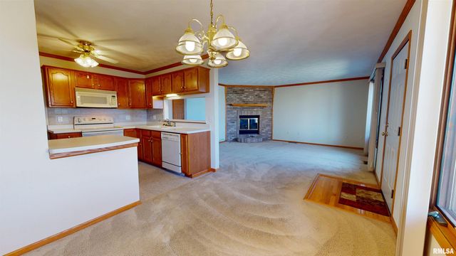 2 ROYAL Court, Washington, IL 61571