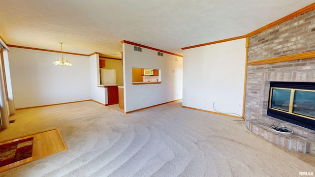 2 ROYAL Court, Washington, IL 61571