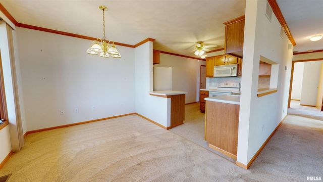 2 ROYAL Court, Washington, IL 61571