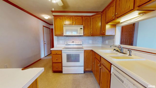 2 ROYAL Court, Washington, IL 61571