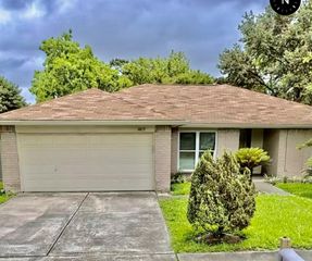 14819 Selwyn Drive, Houston, TX 77015