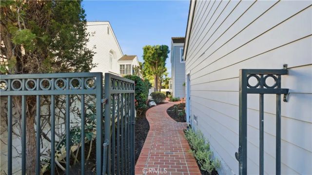 18 Hillsdale, Newport Beach, CA 92660