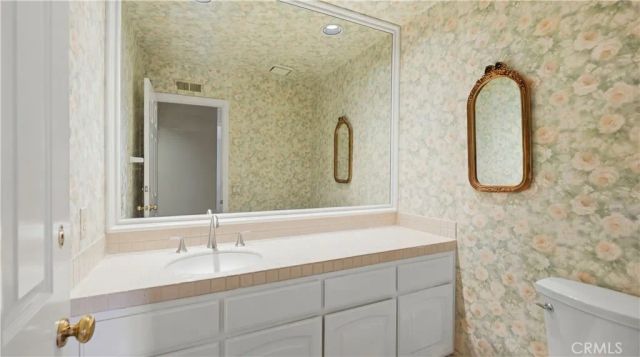 18 Hillsdale, Newport Beach, CA 92660