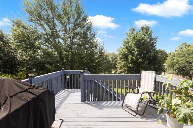 309 NE FIDDLEWOOD Avenue, Lee's Summit, MO 64086