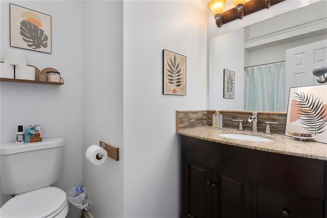 309 NE FIDDLEWOOD Avenue, Lee's Summit, MO 64086