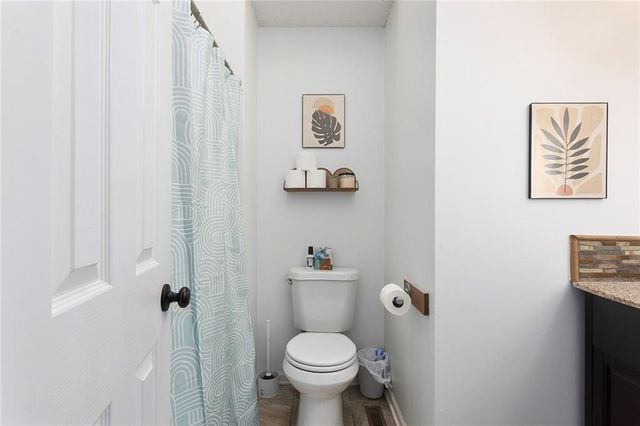 309 NE FIDDLEWOOD Avenue, Lee's Summit, MO 64086