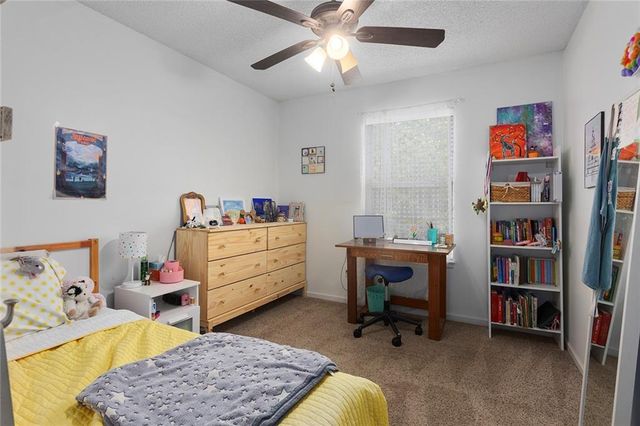 309 NE FIDDLEWOOD Avenue, Lee's Summit, MO 64086