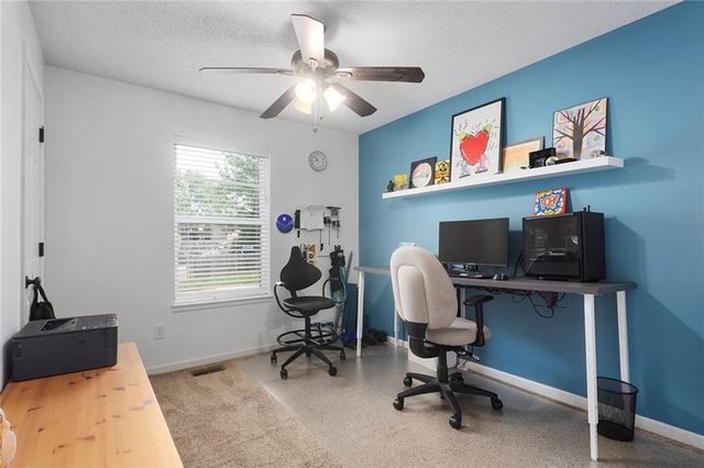 309 NE FIDDLEWOOD Avenue, Lee's Summit, MO 64086