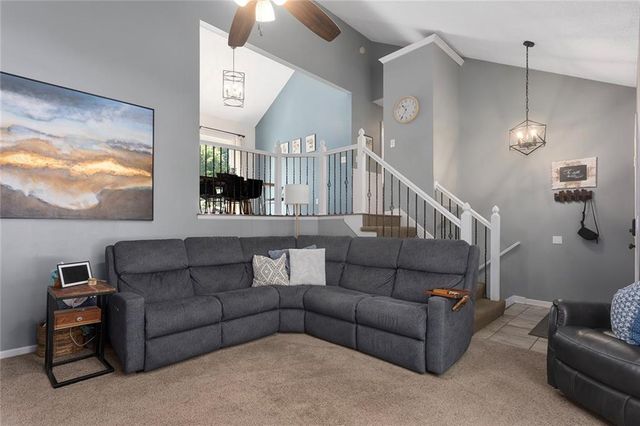 309 NE FIDDLEWOOD Avenue, Lee's Summit, MO 64086