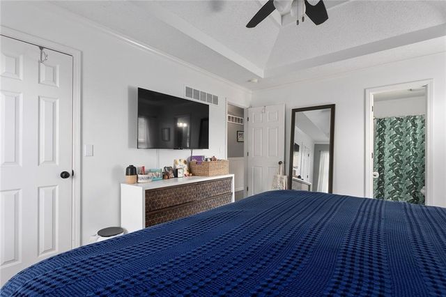 309 NE FIDDLEWOOD Avenue, Lee's Summit, MO 64086