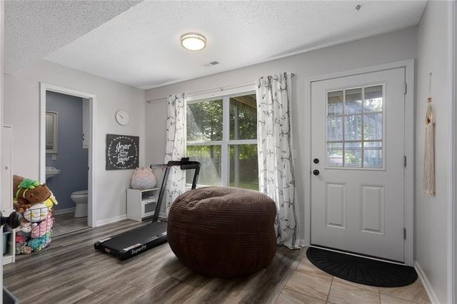 309 NE FIDDLEWOOD Avenue, Lee's Summit, MO 64086