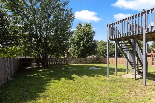 309 NE FIDDLEWOOD Avenue, Lee's Summit, MO 64086