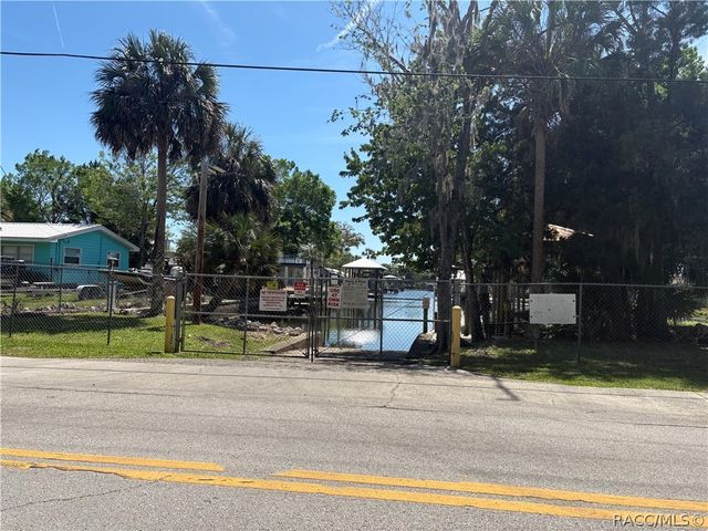 1325 NW 19th Street, Crystal River, FL 34428