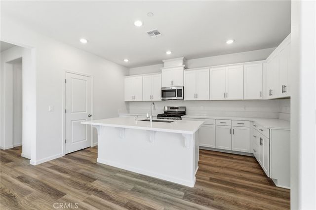 889 S Philip, Fowler, CA 93625