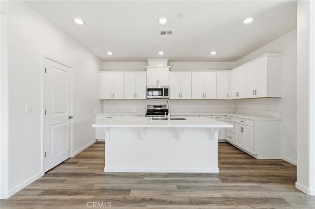 889 S Philip, Fowler, CA 93625