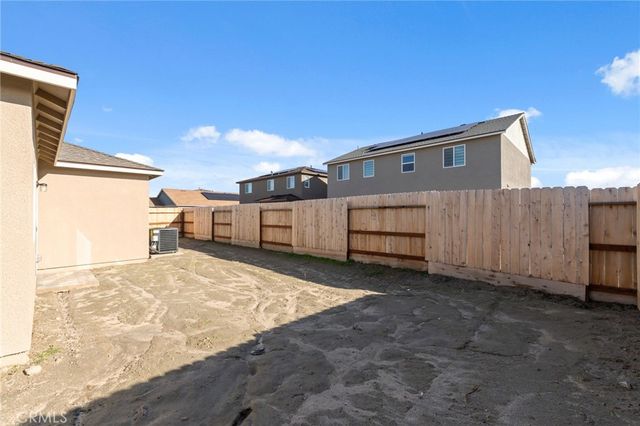 889 S Philip, Fowler, CA 93625