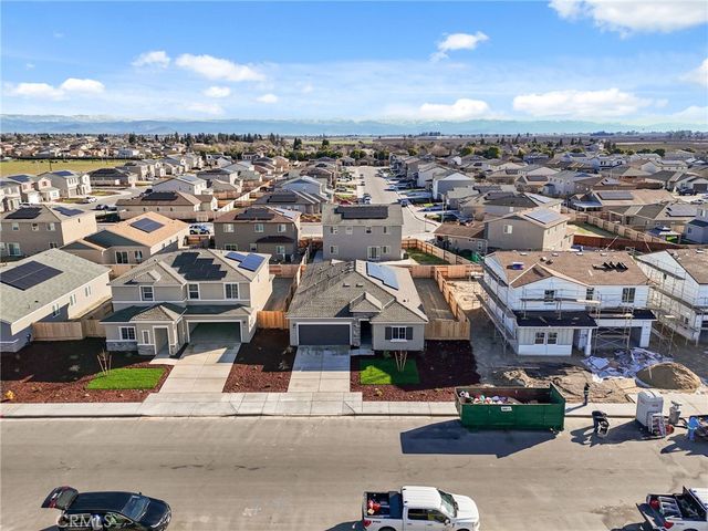 889 S Philip, Fowler, CA 93625