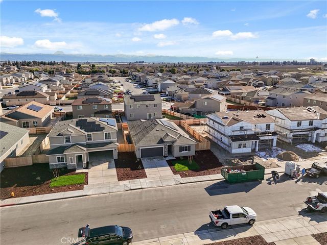 889 S Philip, Fowler, CA 93625