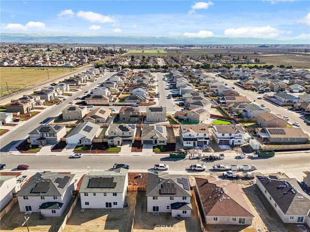 889 S Philip, Fowler, CA 93625