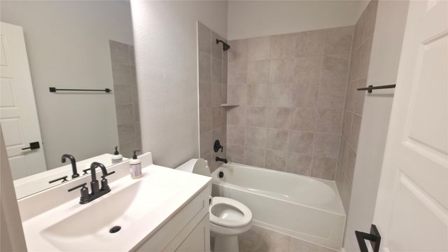 421 Tuscany Drive, Forney, TX 75126