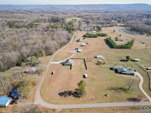 382 Herman Bailey Road, Somerville, AL 35670