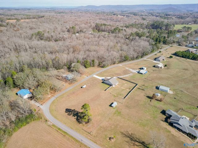 382 Herman Bailey Road, Somerville, AL 35670