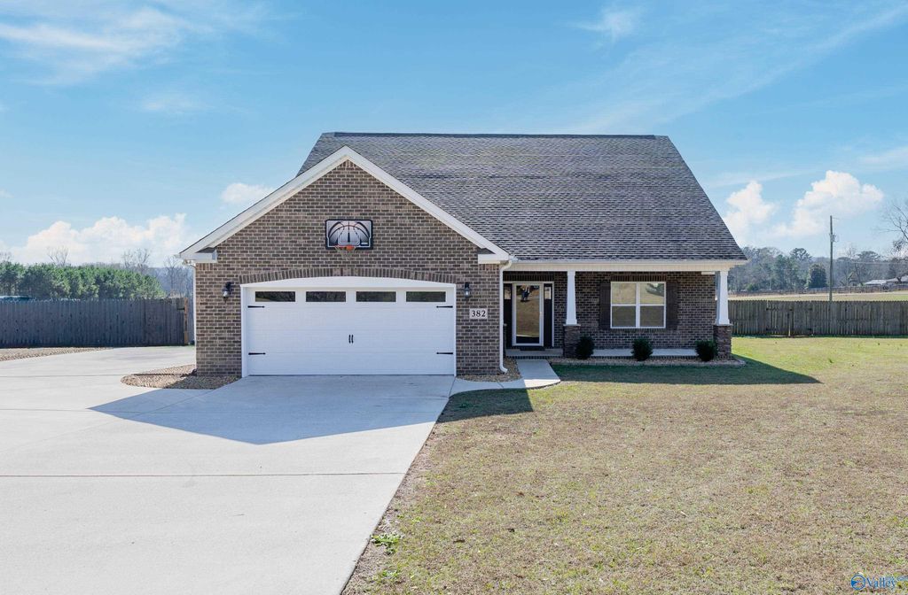 382 Herman Bailey Road, Somerville, AL 35670