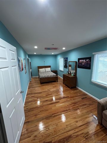 869 De Mott Avenue, Baldwin, NY 11510