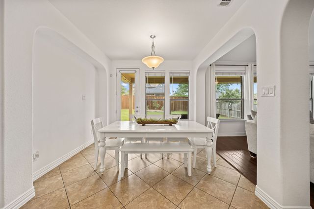 617 Wellington Drive, Roanoke, TX 76262