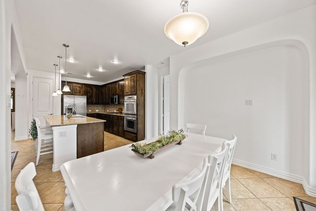 617 Wellington Drive, Roanoke, TX 76262
