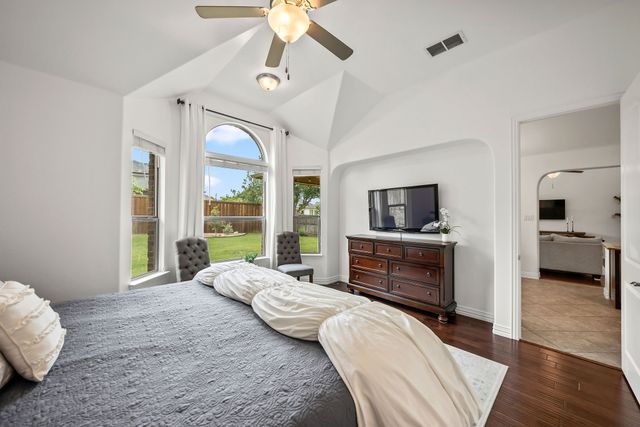 617 Wellington Drive, Roanoke, TX 76262