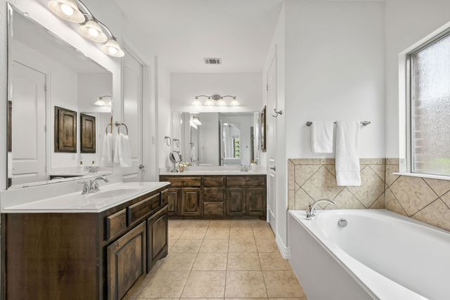 617 Wellington Drive, Roanoke, TX 76262