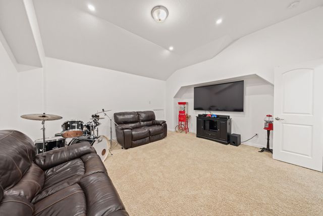 617 Wellington Drive, Roanoke, TX 76262