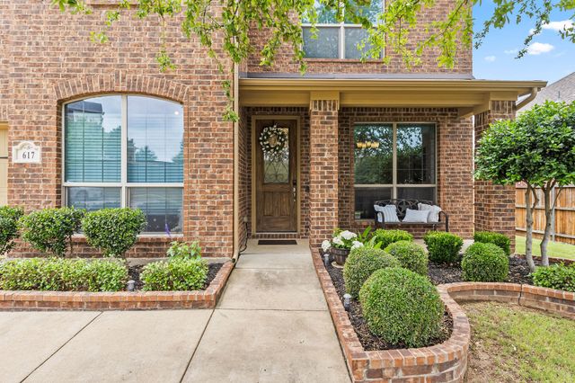 617 Wellington Drive, Roanoke, TX 76262