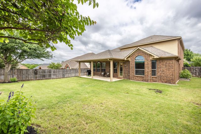 617 Wellington Drive, Roanoke, TX 76262