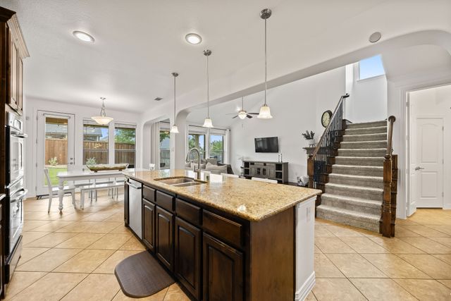 617 Wellington Drive, Roanoke, TX 76262