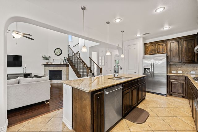 617 Wellington Drive, Roanoke, TX 76262