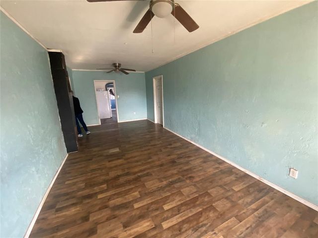 2016 E Walnut Avenue, Enid, OK 73701